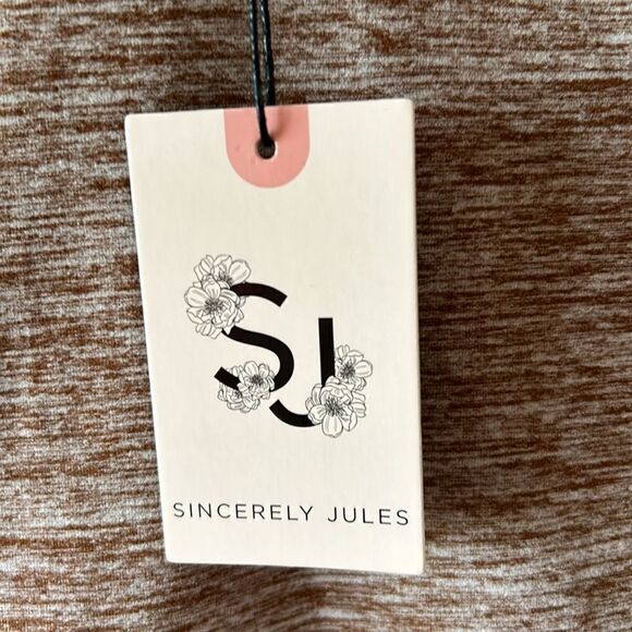 NEW Sincerely Jules Active Tank Top - Picture 2 of 5